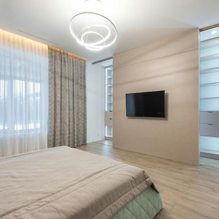 Bed and Breakfast Plazzo Prime Plaza At Delhi Airport Neu-Delhi Exterior foto