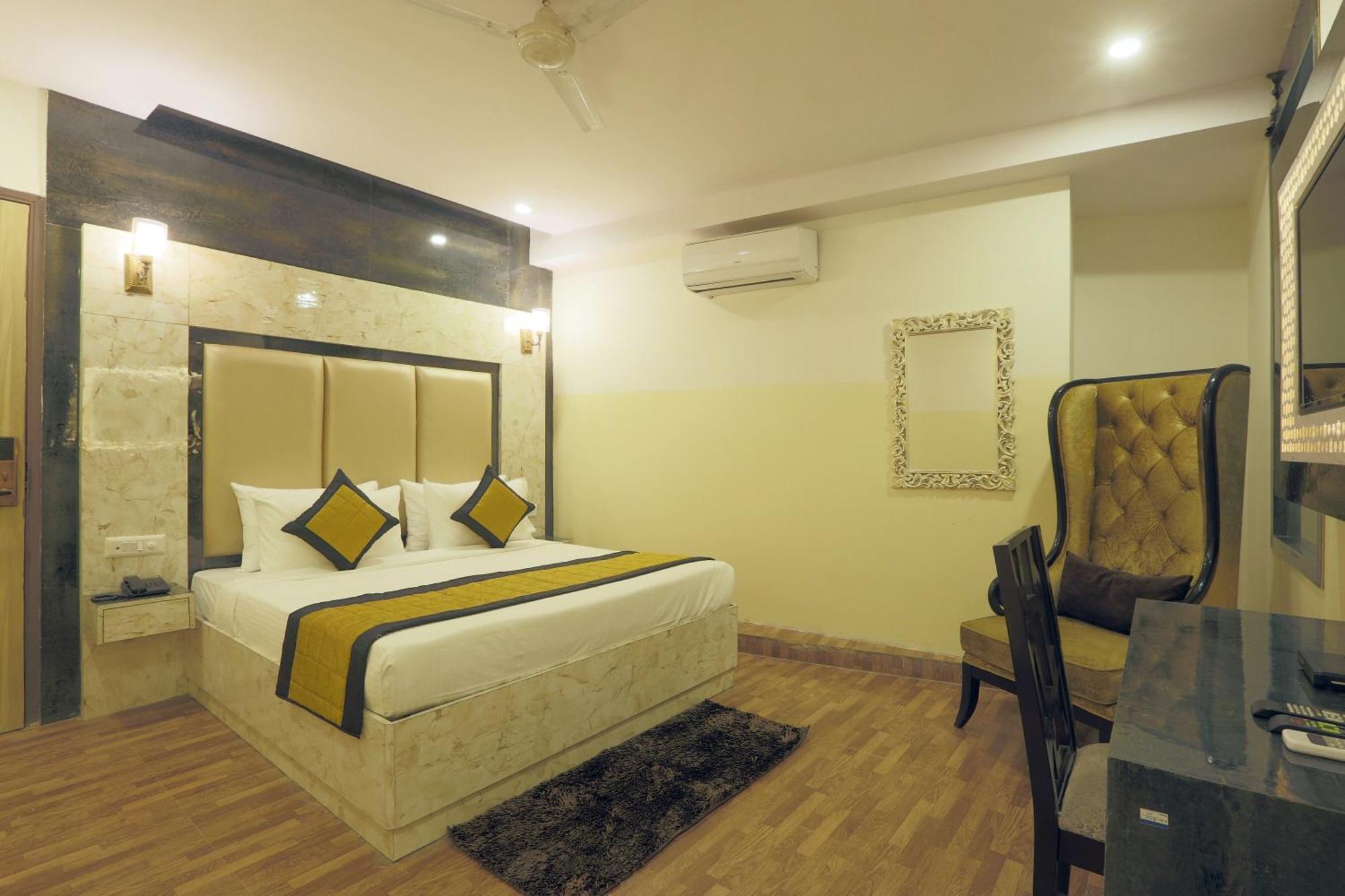 Bed and Breakfast Plazzo Prime Plaza At Delhi Airport Neu-Delhi Exterior foto