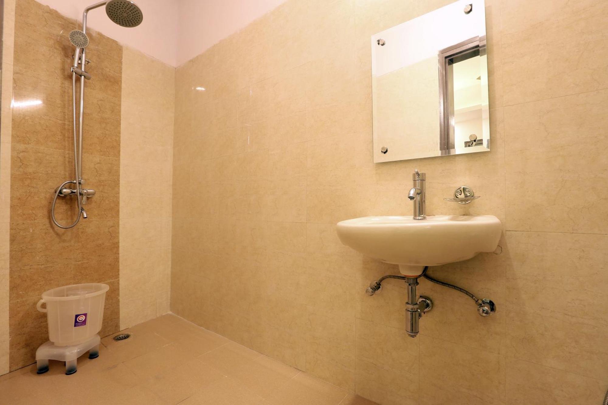 Bed and Breakfast Plazzo Prime Plaza At Delhi Airport Neu-Delhi Exterior foto