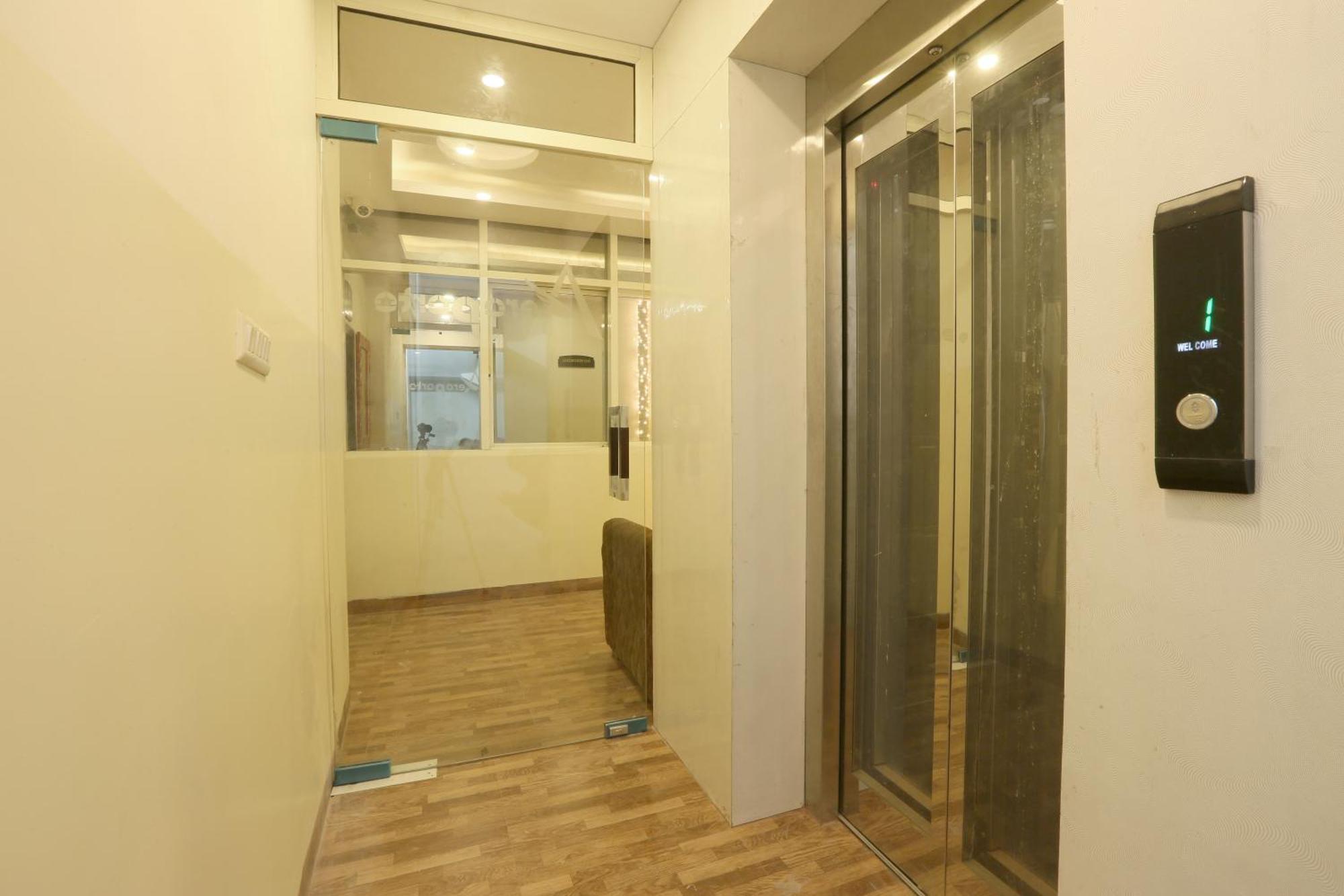 Bed and Breakfast Plazzo Prime Plaza At Delhi Airport Neu-Delhi Exterior foto