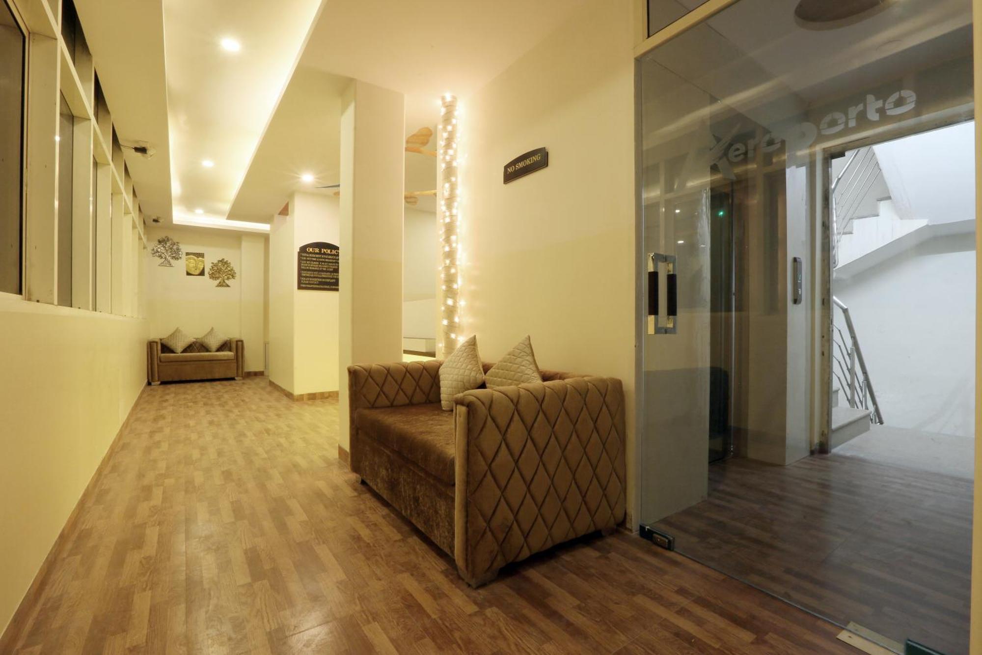 Bed and Breakfast Plazzo Prime Plaza At Delhi Airport Neu-Delhi Exterior foto