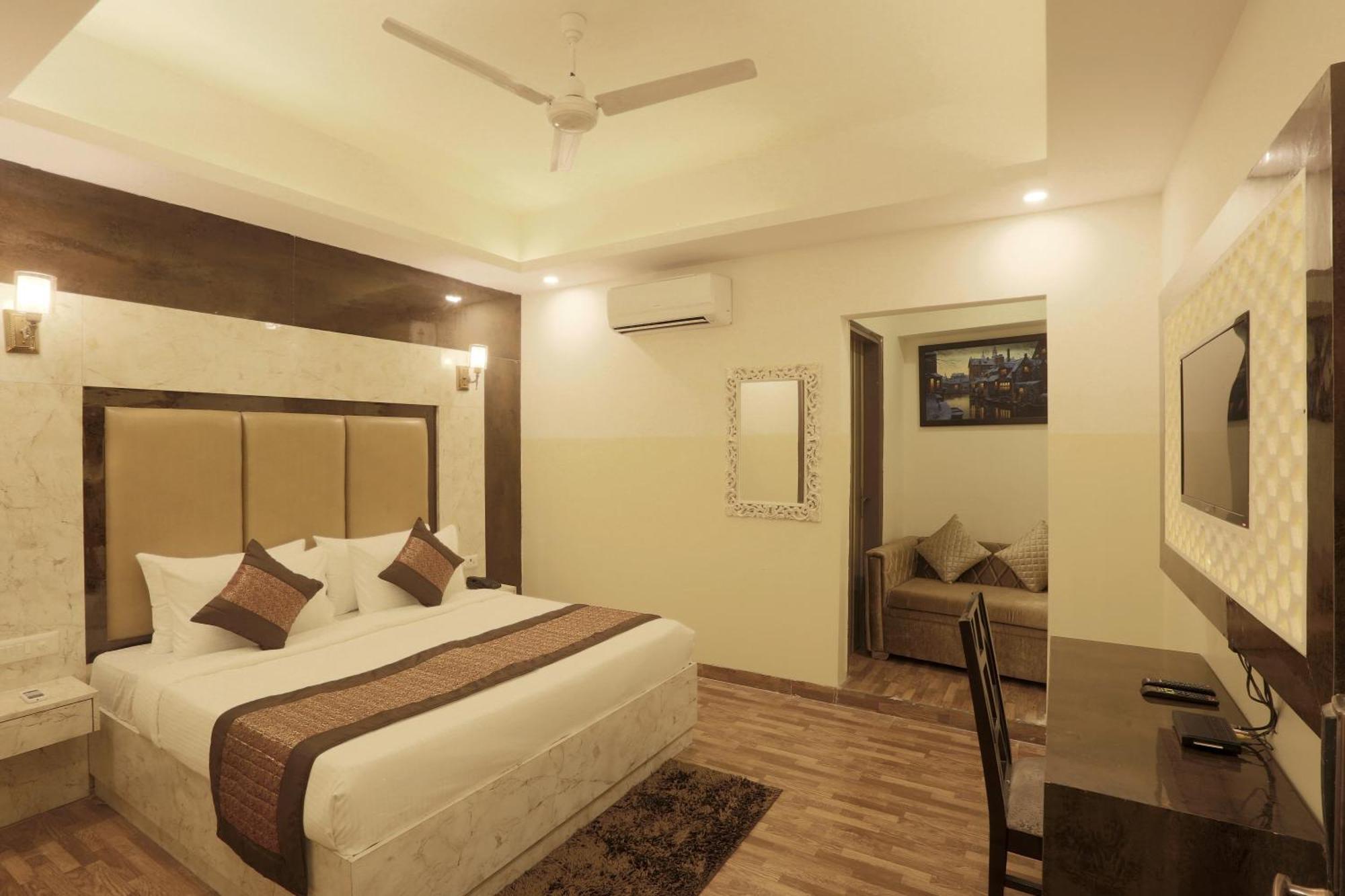 Bed and Breakfast Plazzo Prime Plaza At Delhi Airport Neu-Delhi Exterior foto