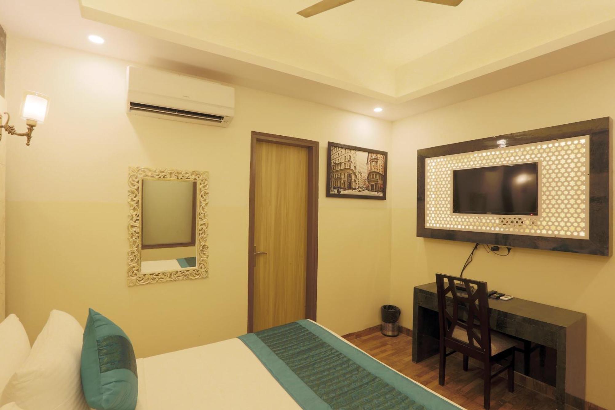 Bed and Breakfast Plazzo Prime Plaza At Delhi Airport Neu-Delhi Exterior foto