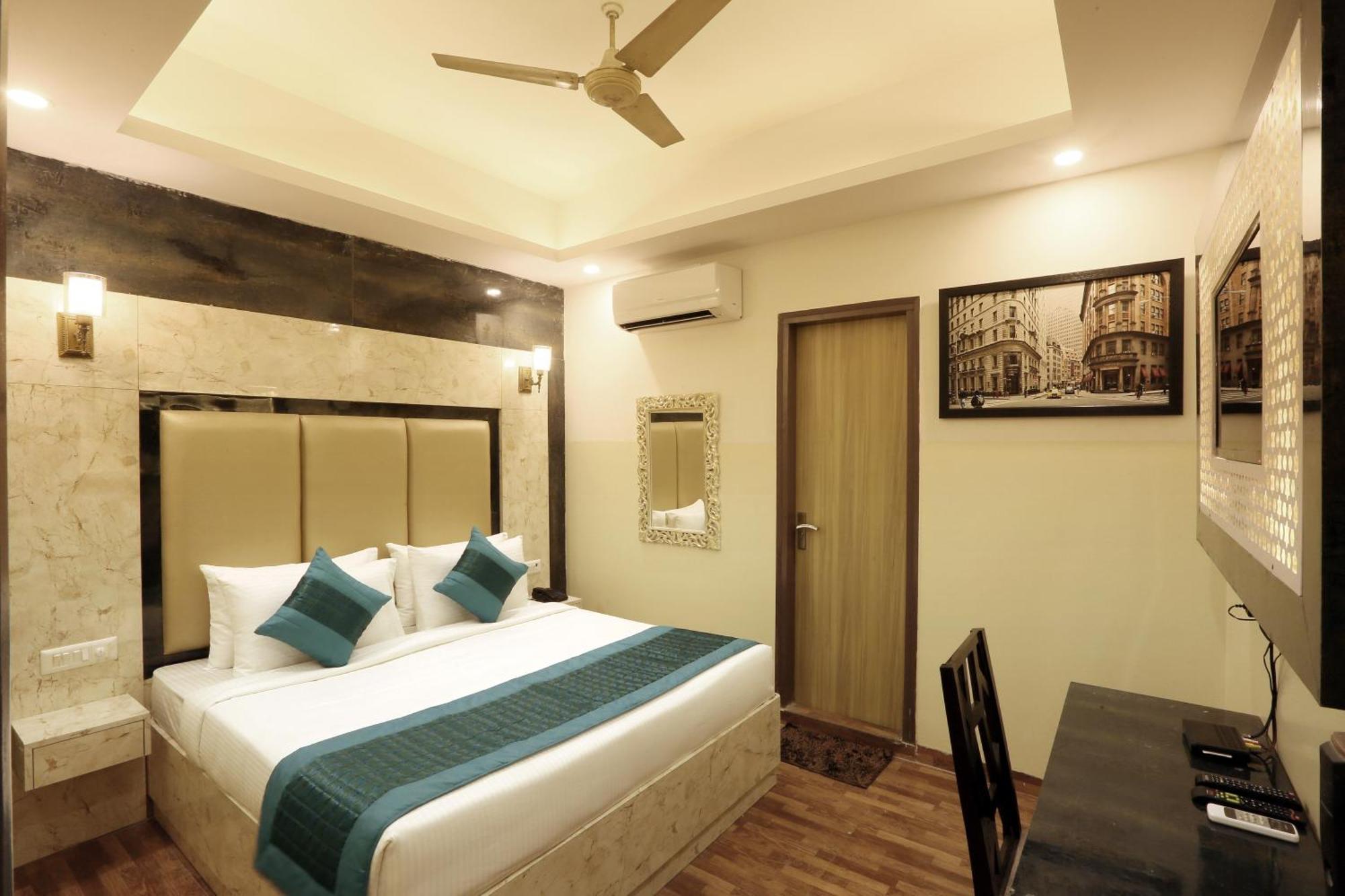 Bed and Breakfast Plazzo Prime Plaza At Delhi Airport Neu-Delhi Exterior foto